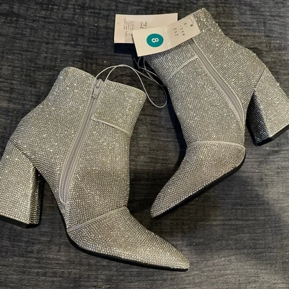 A New Day Womens Cailin Ankle Boots Silver Gray size 8 NEW - Picture 3 of 9